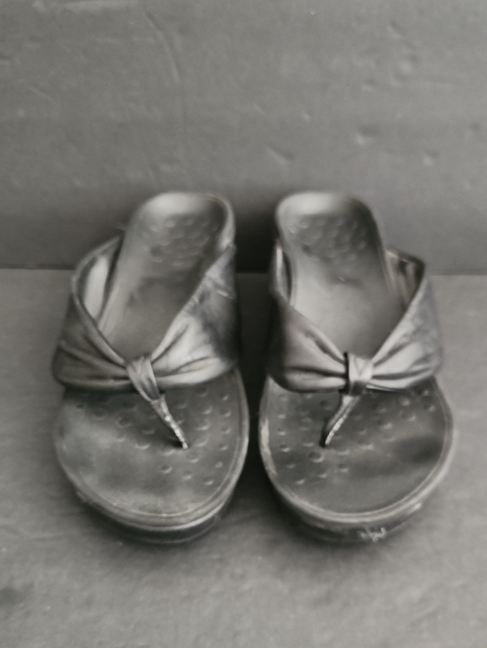 Vionic Black Knotted Thong Sandals Size 8